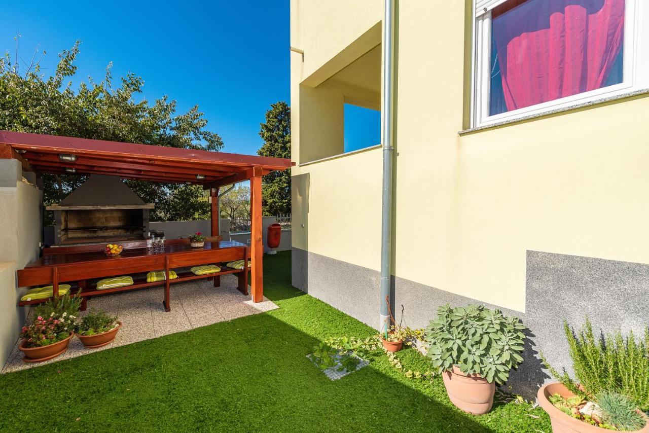 Antonio Apartments Sukošan Екстериор снимка