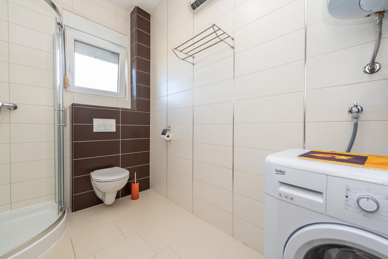 Antonio Apartments Sukošan Екстериор снимка