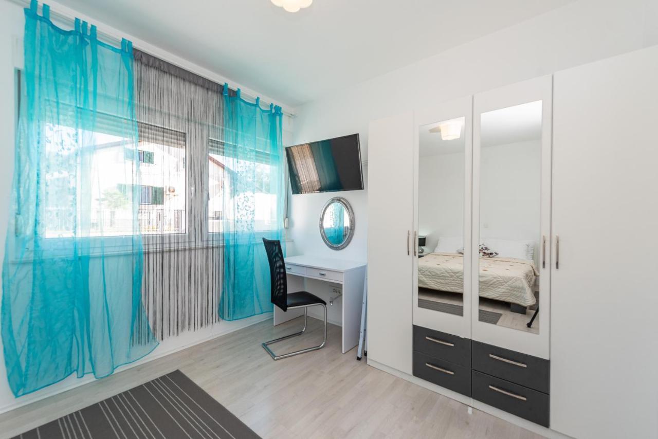 Antonio Apartments Sukošan Екстериор снимка
