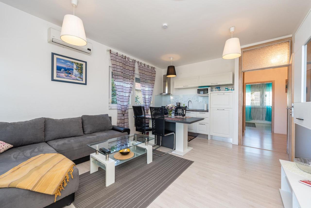 Antonio Apartments Sukošan Екстериор снимка