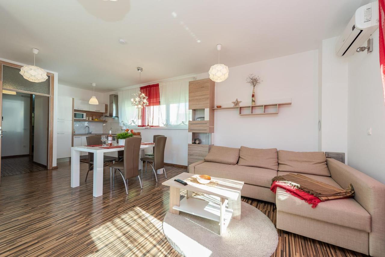 Antonio Apartments Sukošan Екстериор снимка