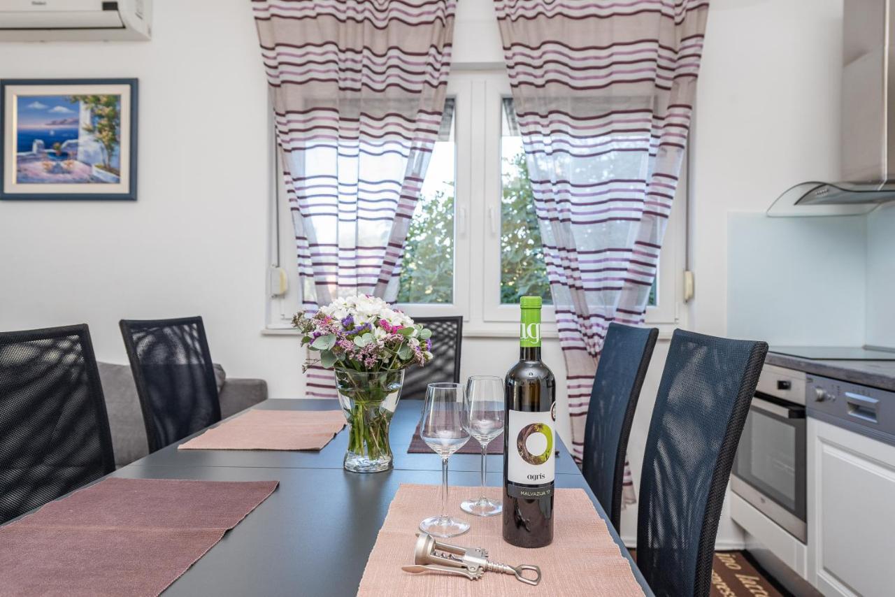 Antonio Apartments Sukošan Екстериор снимка