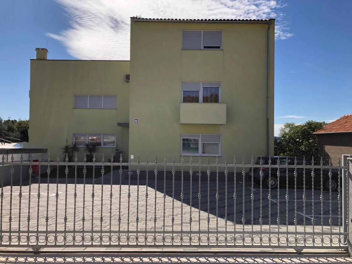 Antonio Apartments Sukošan Екстериор снимка
