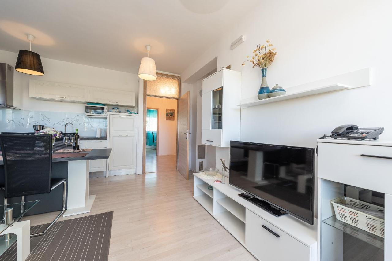Antonio Apartments Sukošan Екстериор снимка