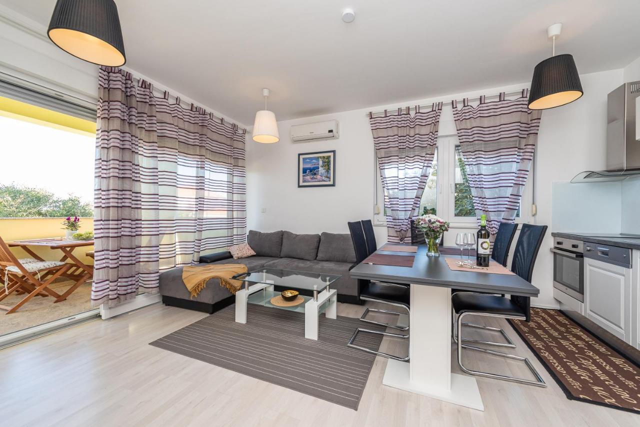 Antonio Apartments Sukošan Екстериор снимка