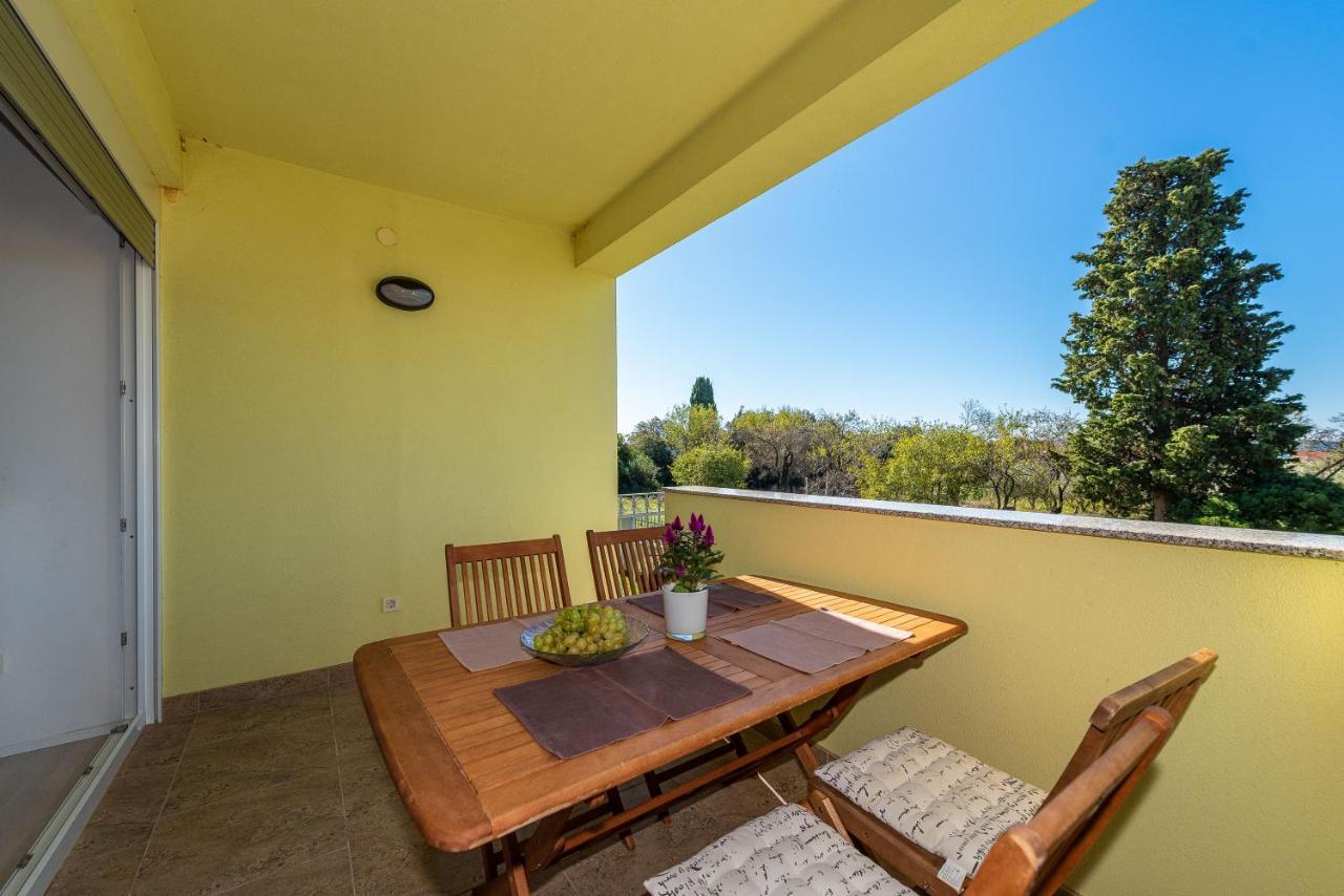 Antonio Apartments Sukošan Екстериор снимка